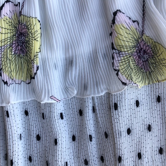 1. State mixed print ivory floral pleated dress size small - Picture 7 of 11